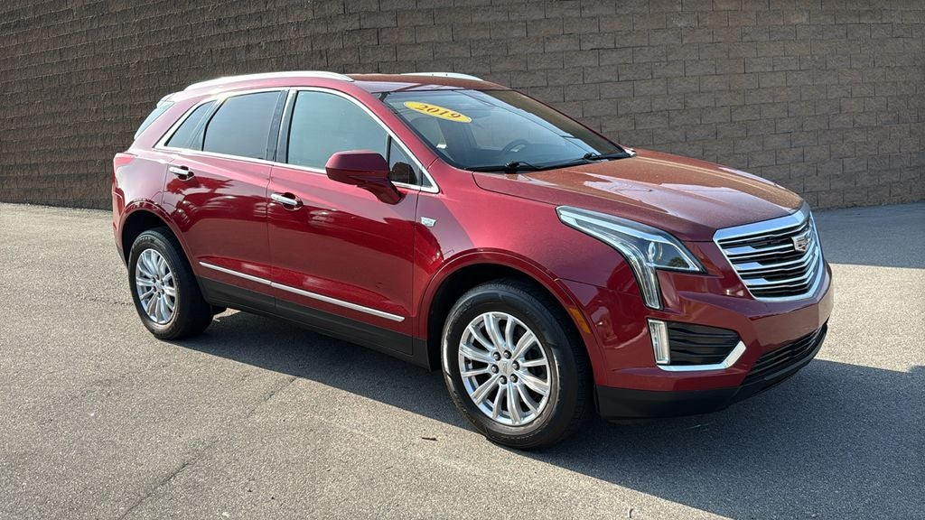 2019 Cadillac XT5 Base in Red Horizon Tintcoat — front three-quarter view
